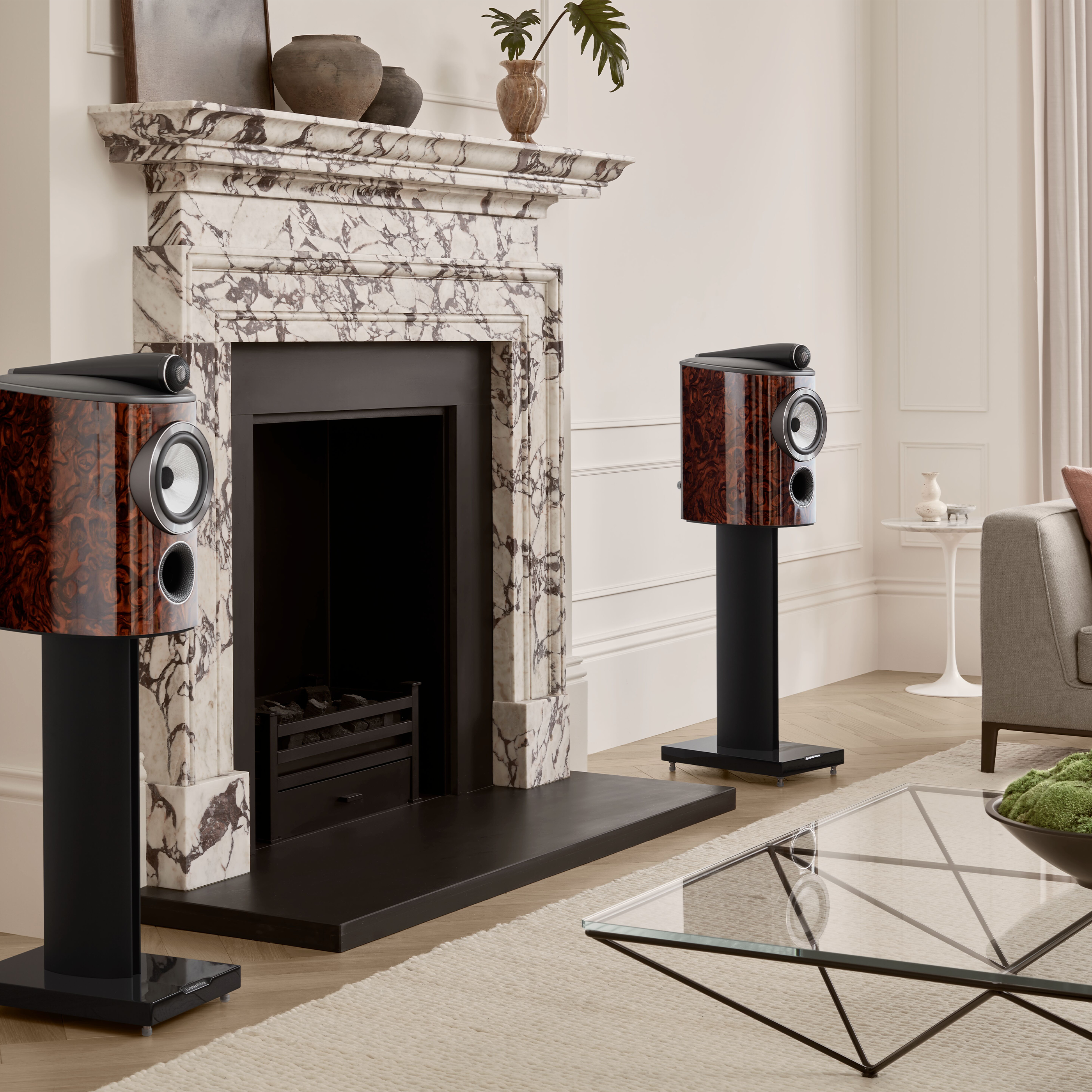 Bowers & Wilkins 805 D4 Series Signature