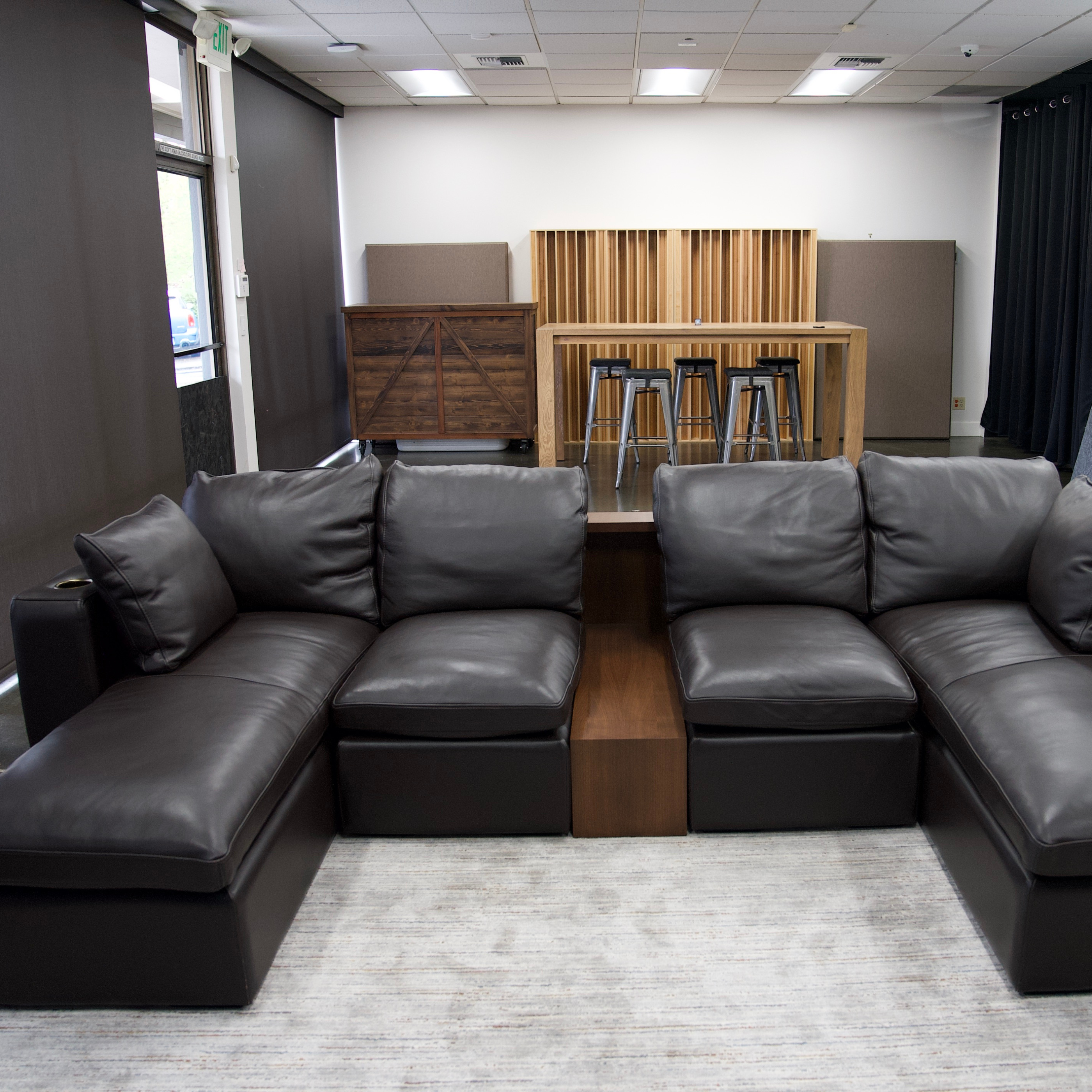 Pre-owned Cinematech Hudson Sofa