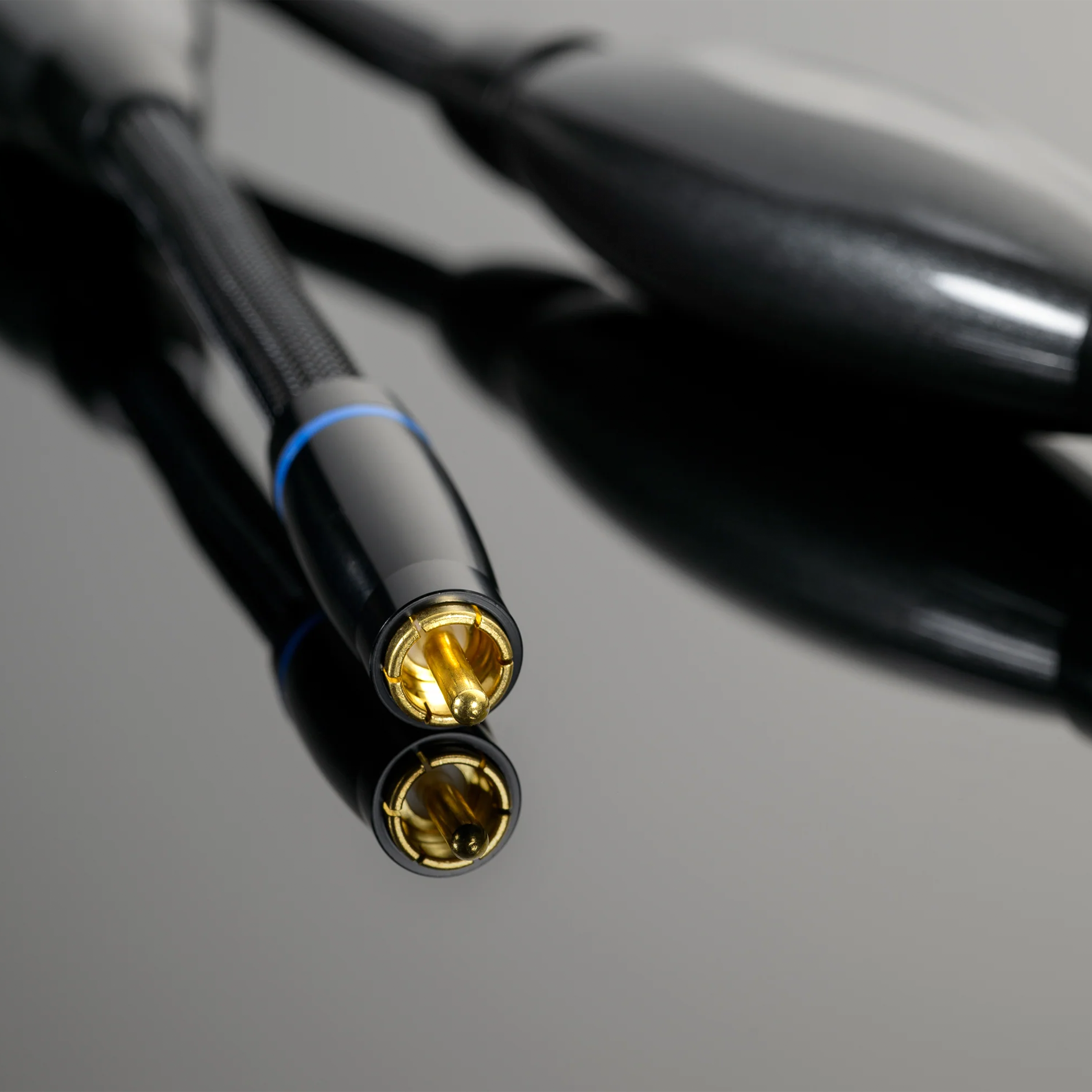 Transparent XL RCA Interconnect