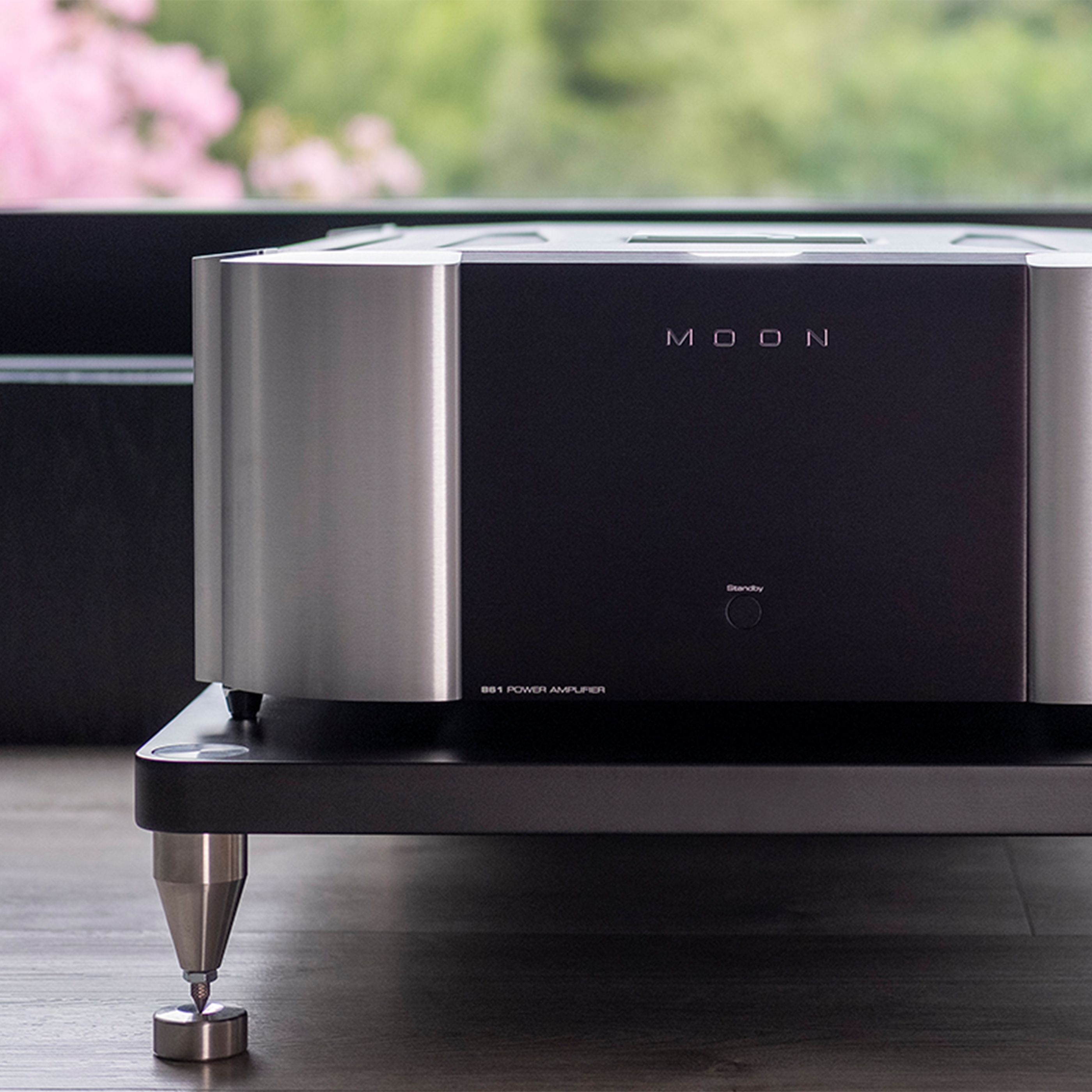 MOON North Collection 861 Power Amplifier