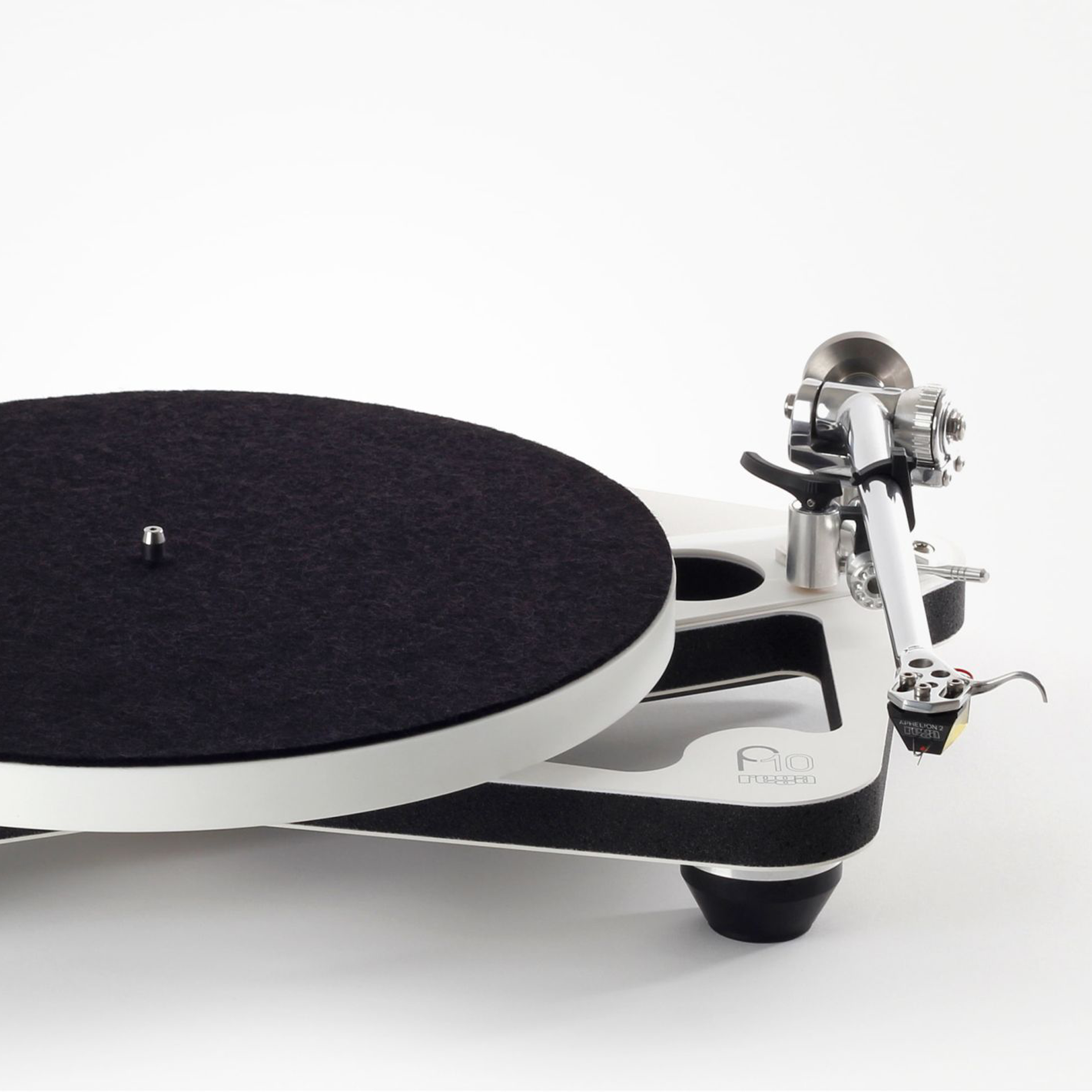 Rega Planar 10 Turntable